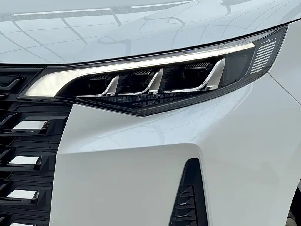 GAC Motor Trumpchi M6 — миниатюра 4
