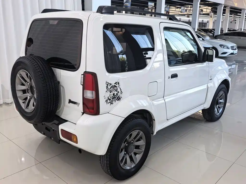Suzuki Jimny — миниатюра 12