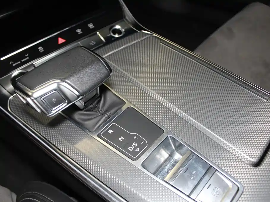 Audi A6L — миниатюра 12
