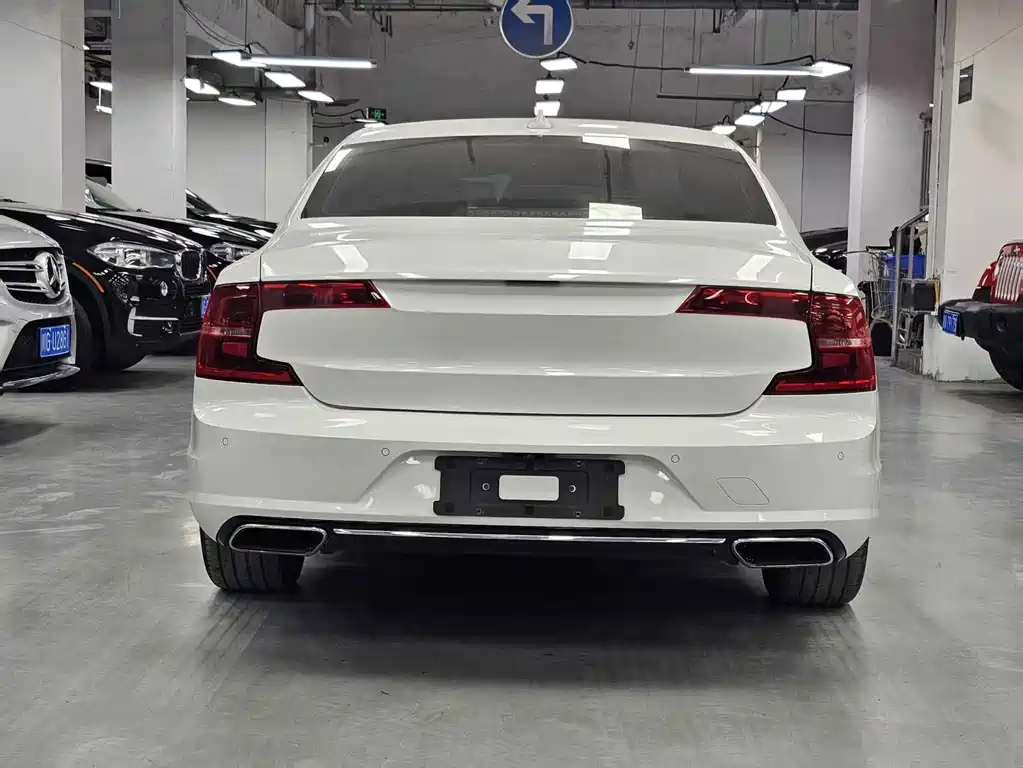 Volvo S90 — миниатюра 5