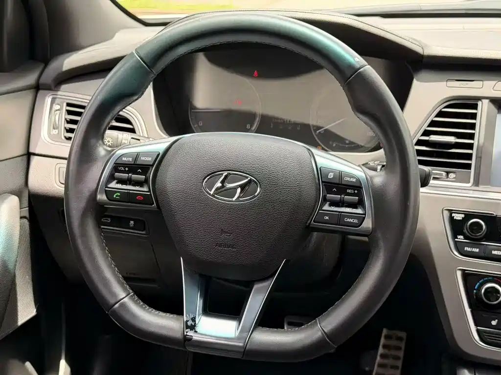 Hyundai Sonata — миниатюра 8