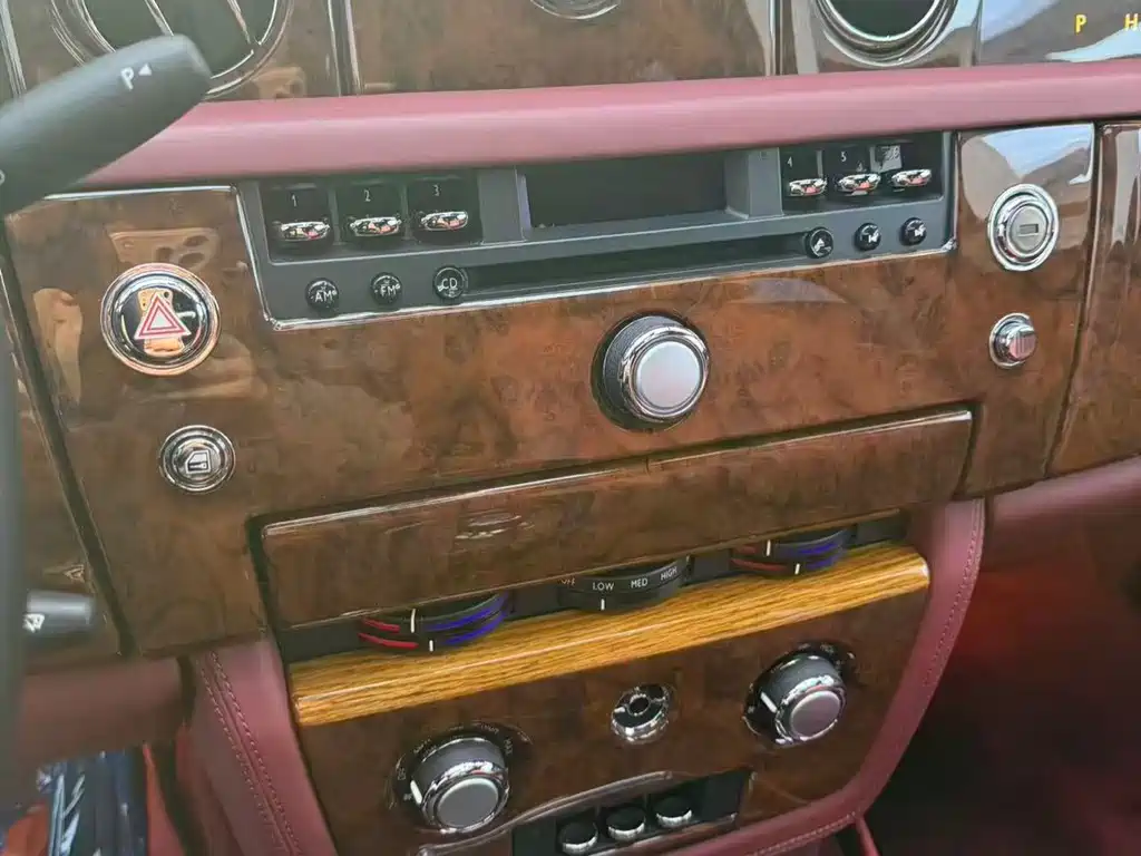 Rolls-Royce Phantom — миниатюра 8