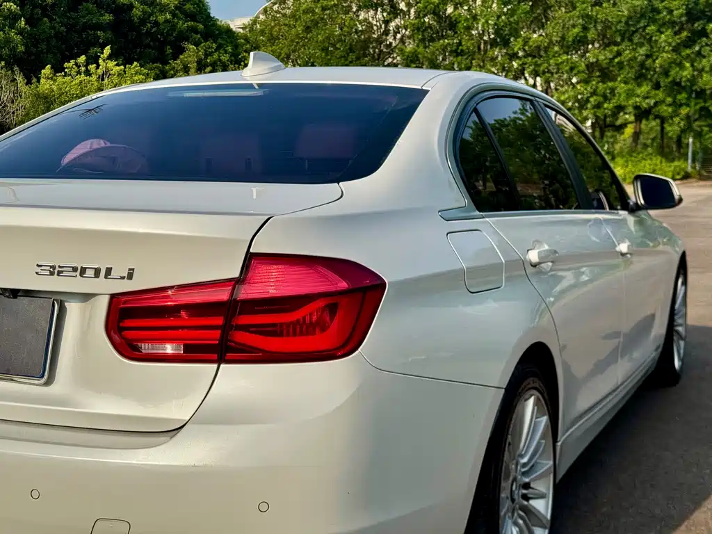 BMW 3 Series — миниатюра 18