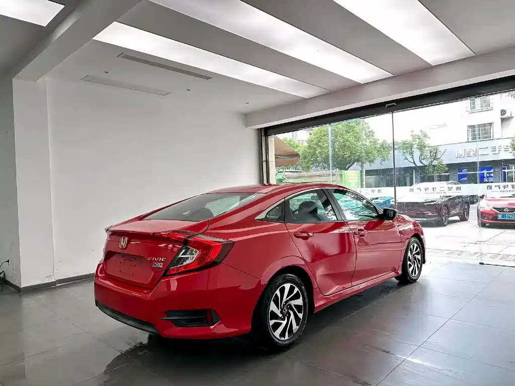 Honda Civic — миниатюра 9