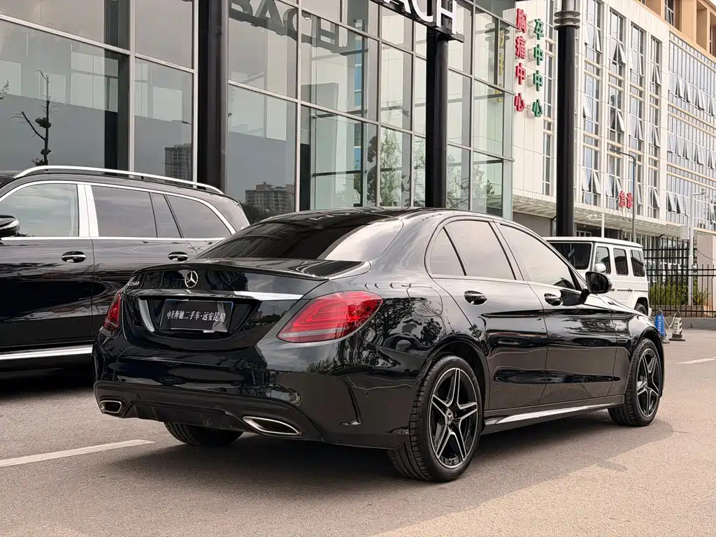 Mercedes-Benz C-Class — миниатюра 7