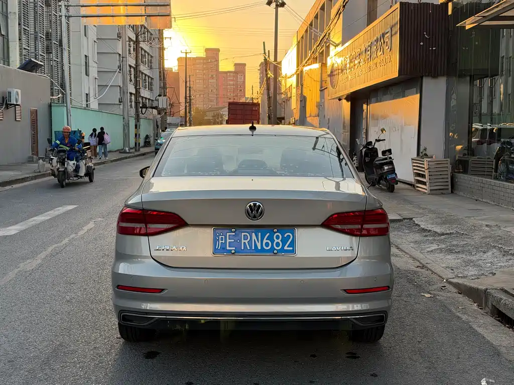 Volkswagen Lavida — миниатюра 5
