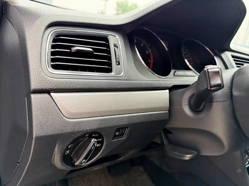 Volkswagen Lavida — миниатюра 15