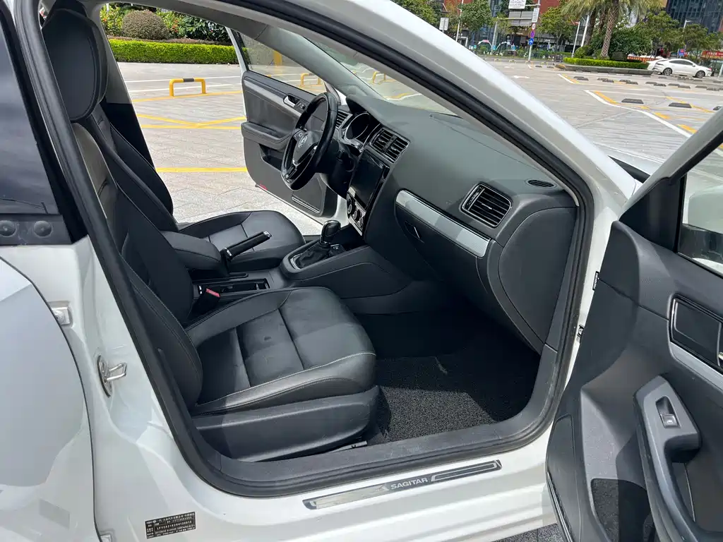 Volkswagen Sagitar — миниатюра 12