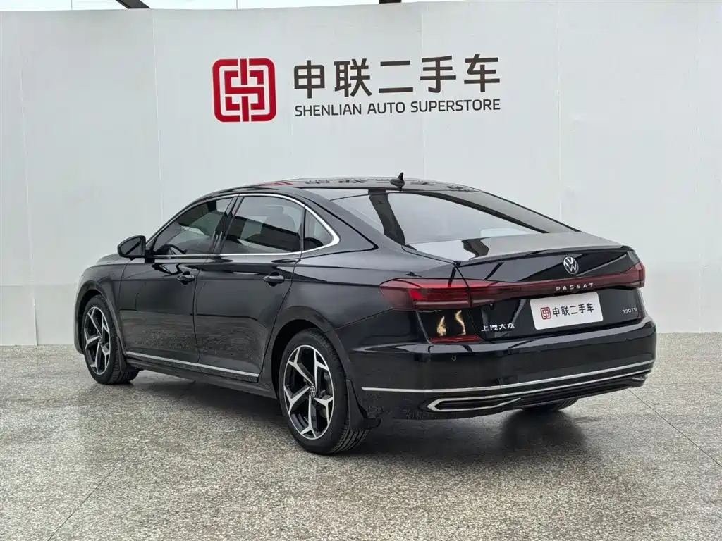 Volkswagen Passat 2023 330TSI Elite