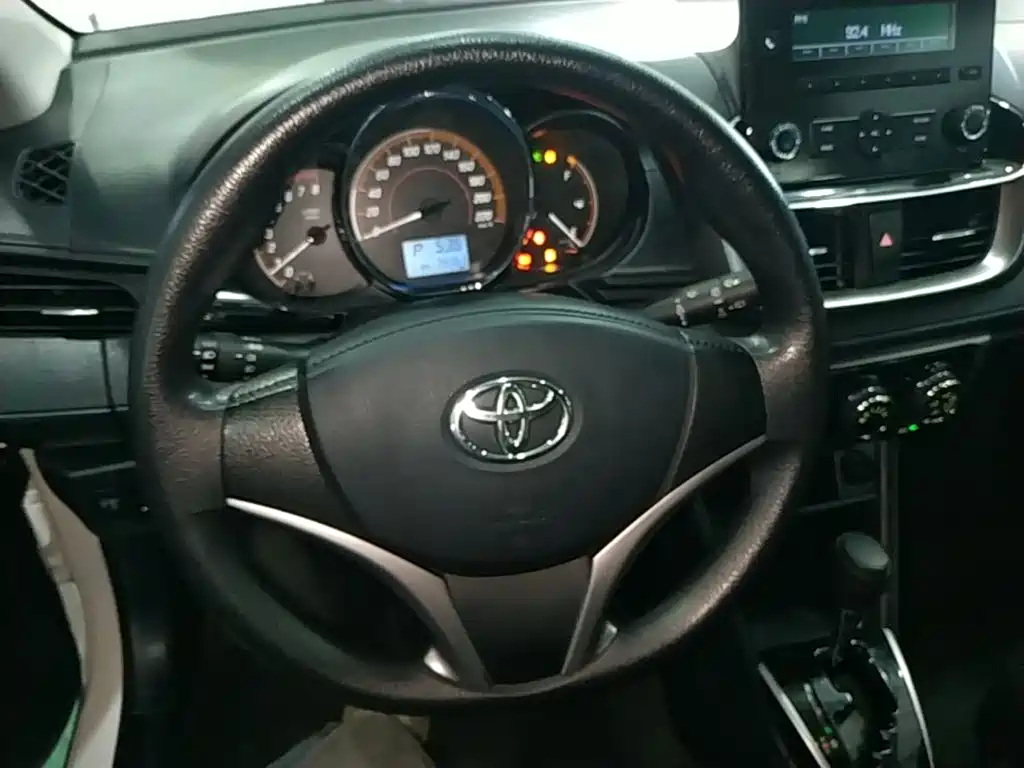 Toyota Yaris L — миниатюра 11