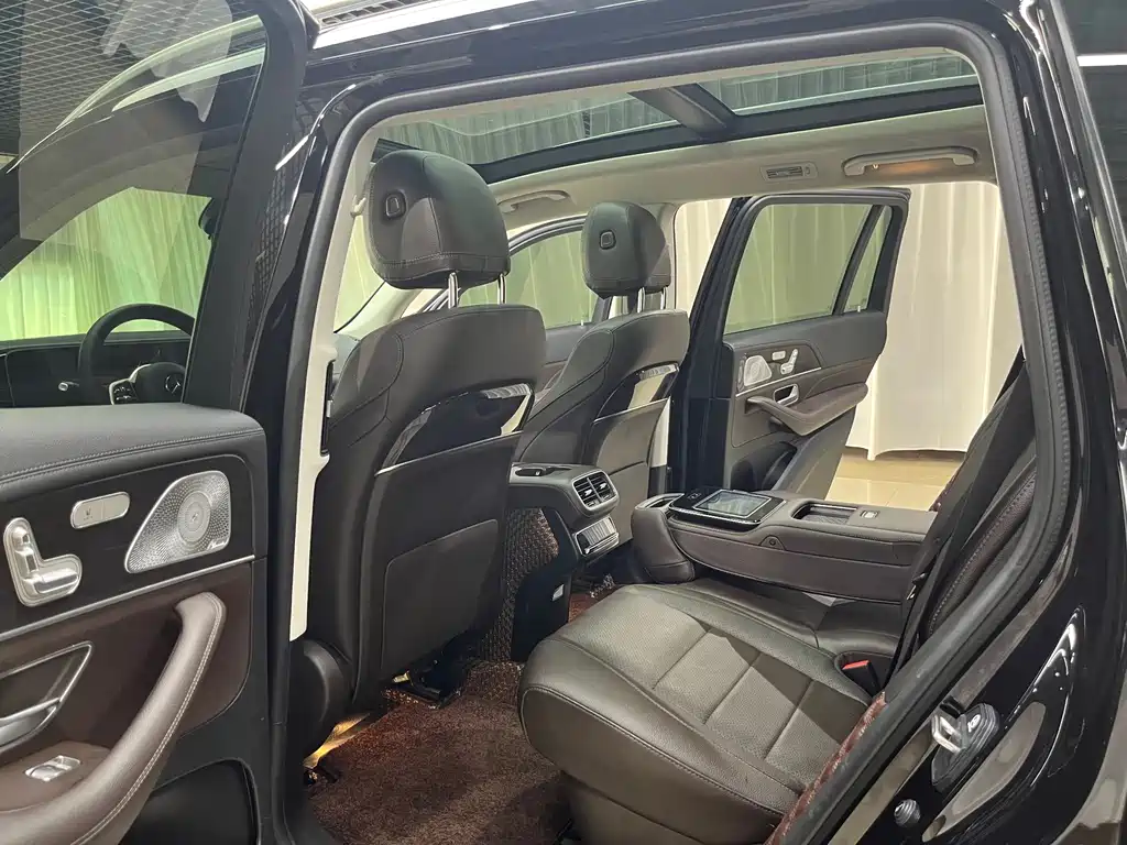 Mercedes-Benz GLS — миниатюра 10