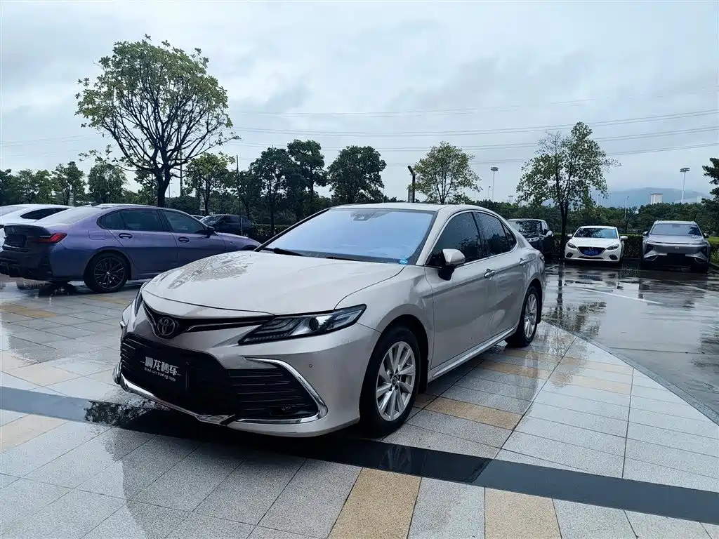 Купить Toyota Camry