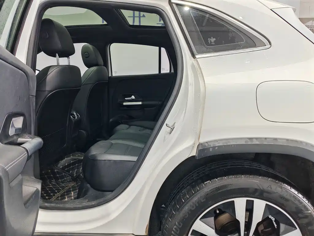 Mercedes-Benz GLA — миниатюра 12