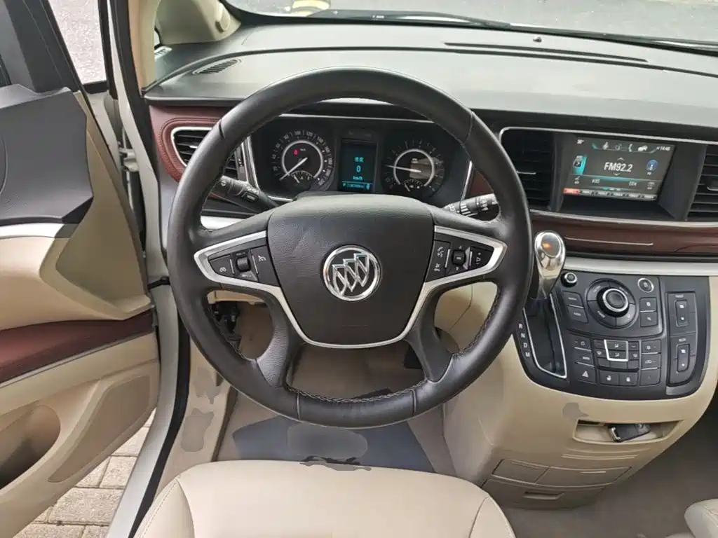 Buick GL8 — миниатюра 11