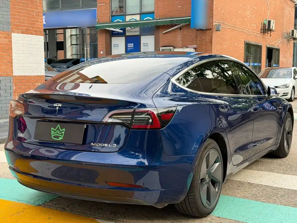 Tesla Model 3 — миниатюра 24