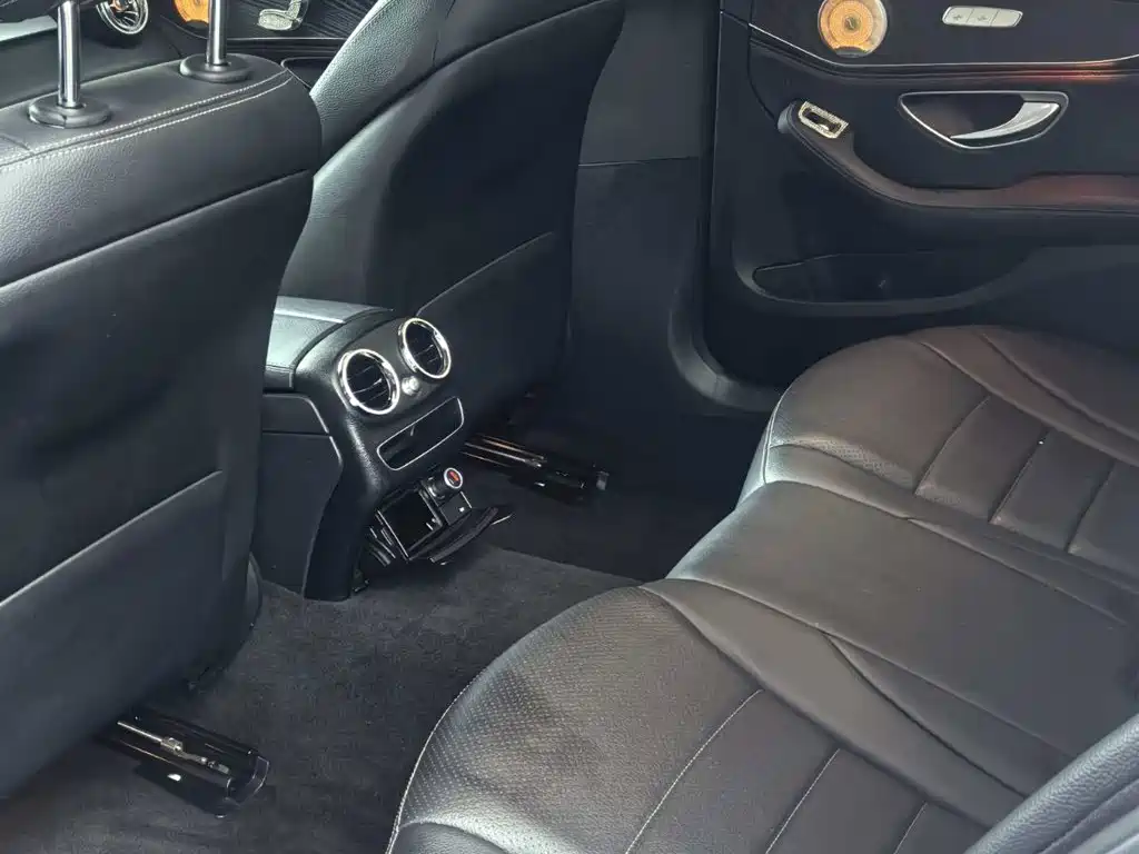 Mercedes-Benz C-Class — миниатюра 6