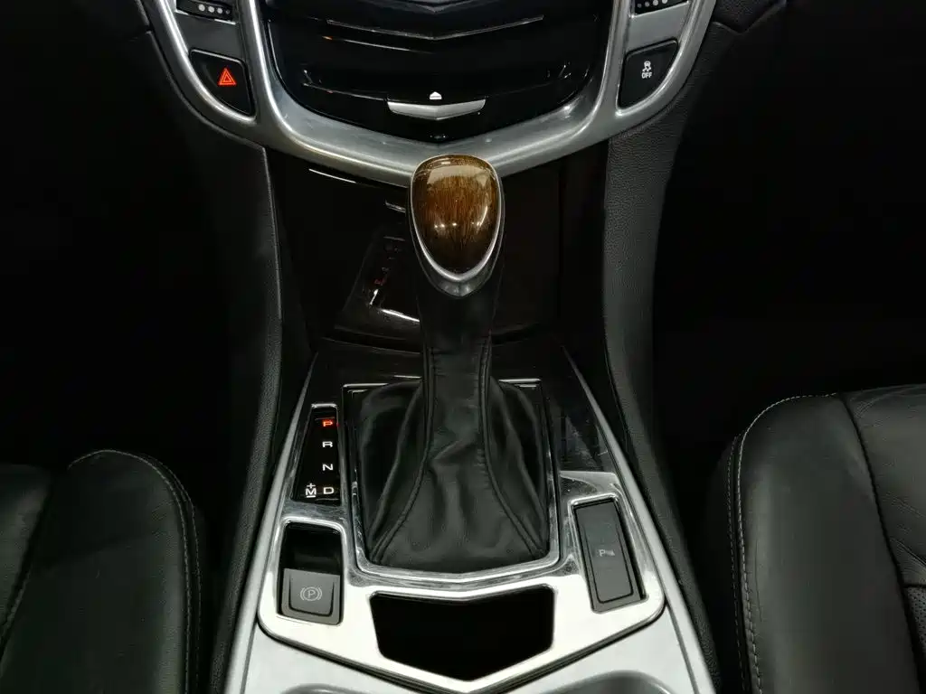 Cadillac SRX — миниатюра 13