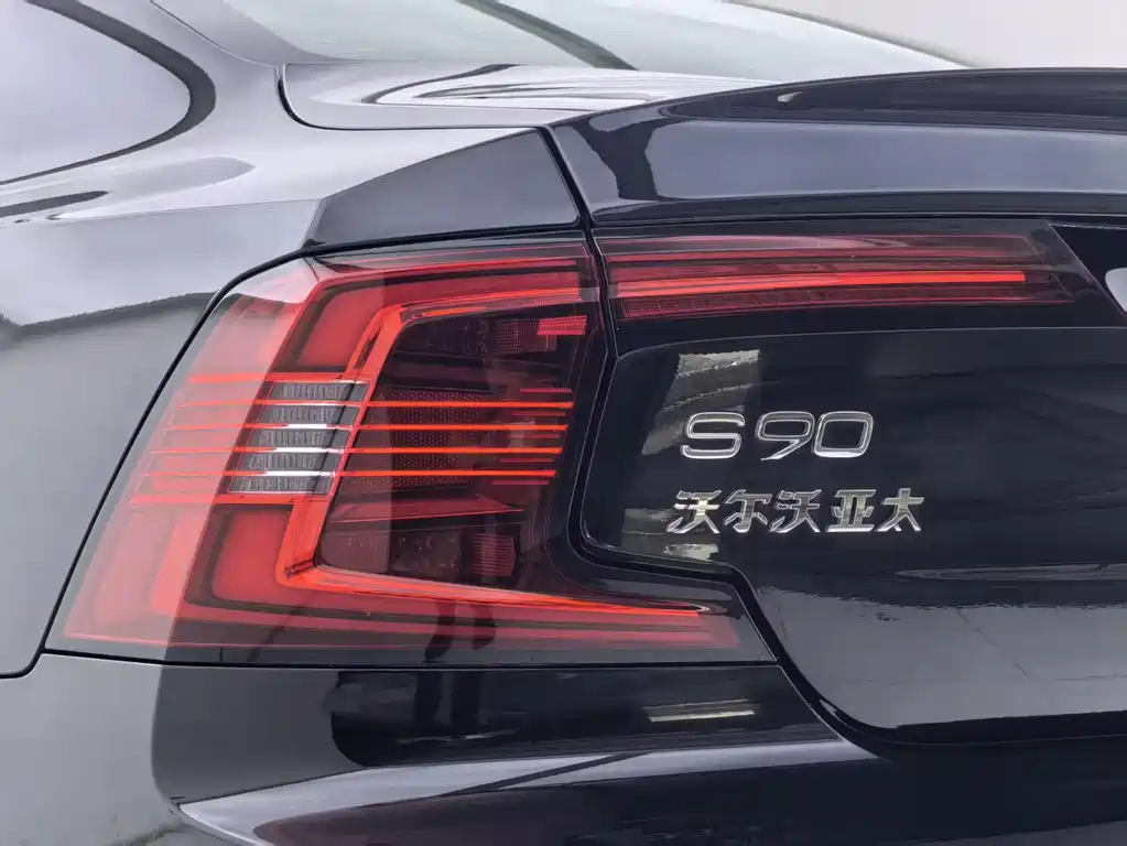 Volvo S90 — миниатюра 30