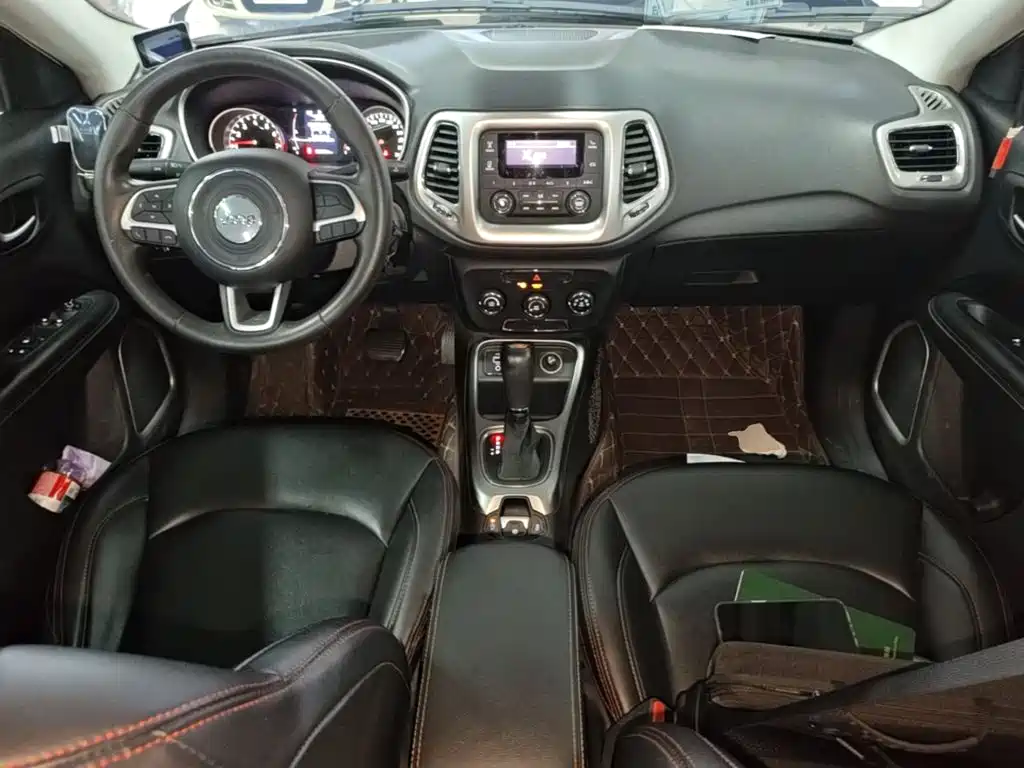 Jeep Compass — миниатюра 10