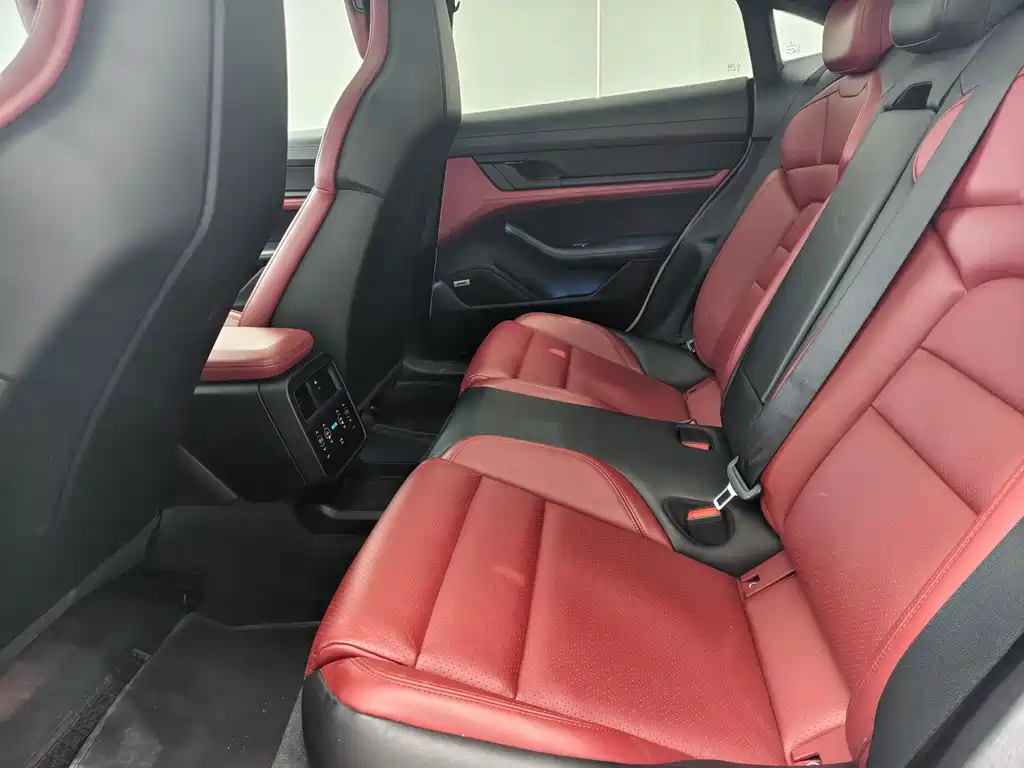 Porsche Taycan — миниатюра 9