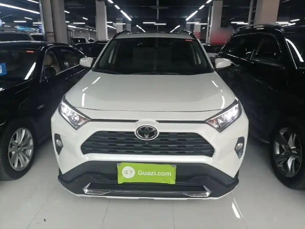 Toyota RAV4 — миниатюра 3