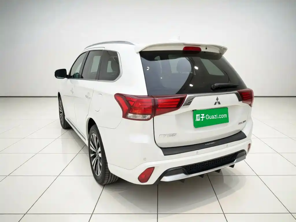 Mitsubishi Outlander — миниатюра 4