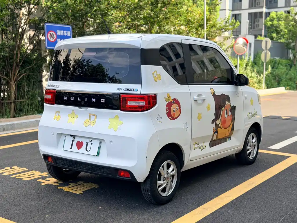 Wuling MINIEV — миниатюра 9