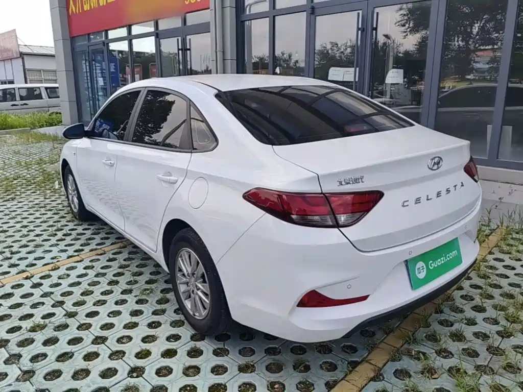 Hyundai Elantra — миниатюра 5