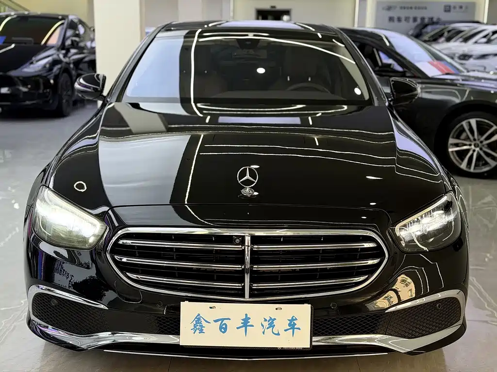 Mercedes-Benz E-Class — миниатюра 2