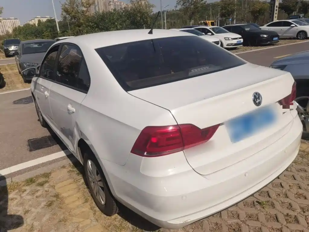 Volkswagen Santana — миниатюра 5