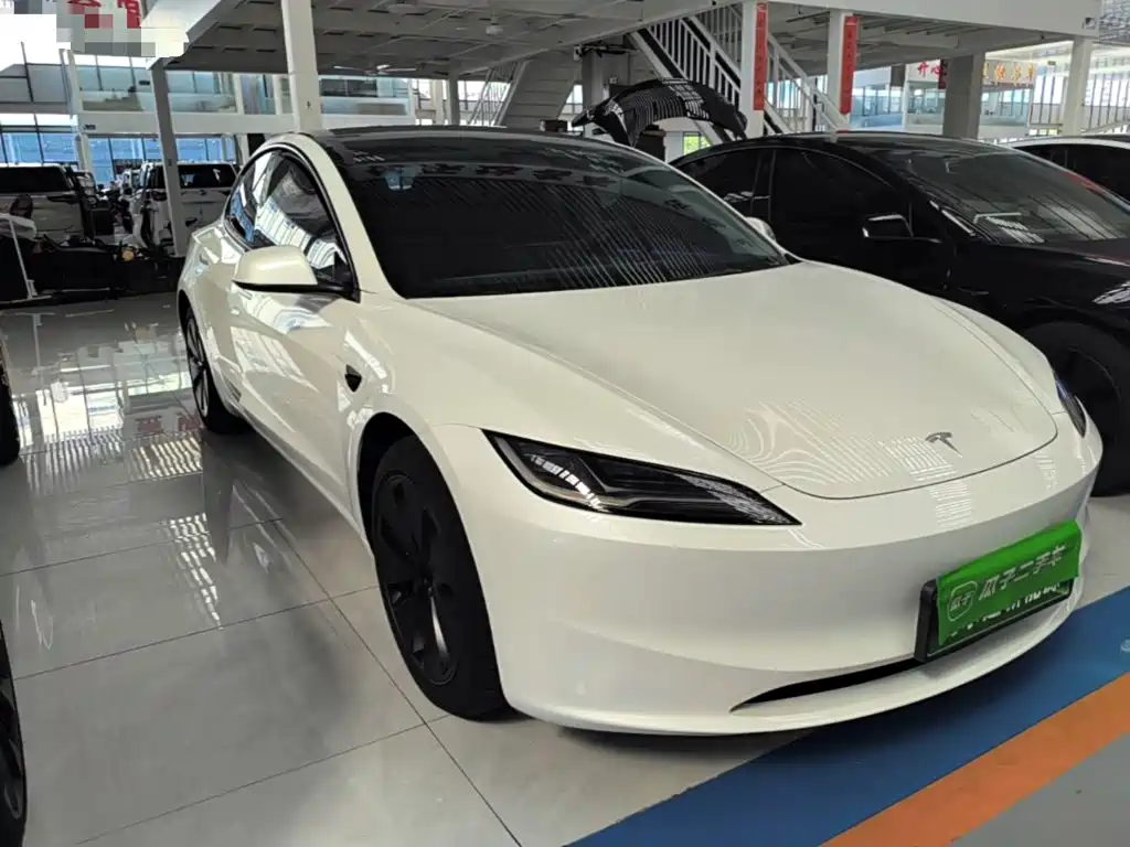 Tesla Model 3 — миниатюра 4