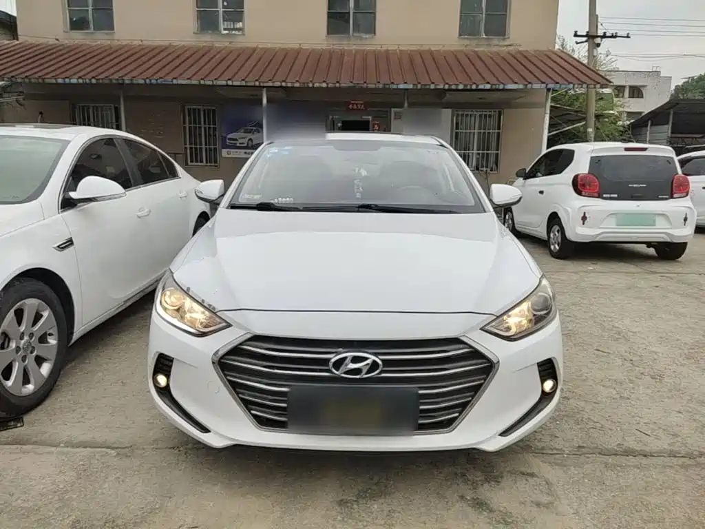 Hyundai Elantra — миниатюра 3
