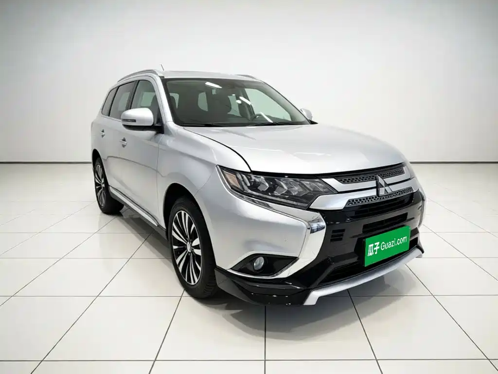 Mitsubishi Outlander — миниатюра 3