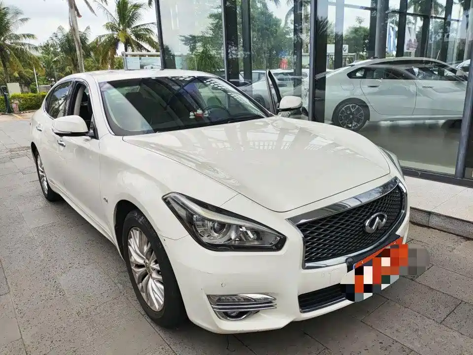 Infiniti Q70 — миниатюра 6