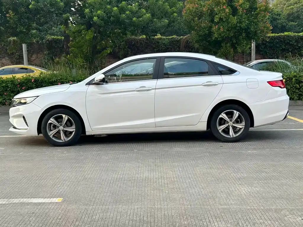Geely Emgrand GL — миниатюра 6