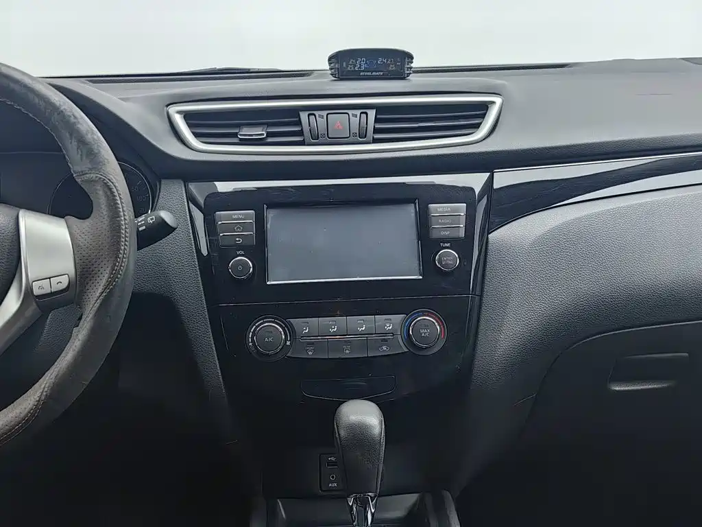 Nissan Qashqai — миниатюра 12