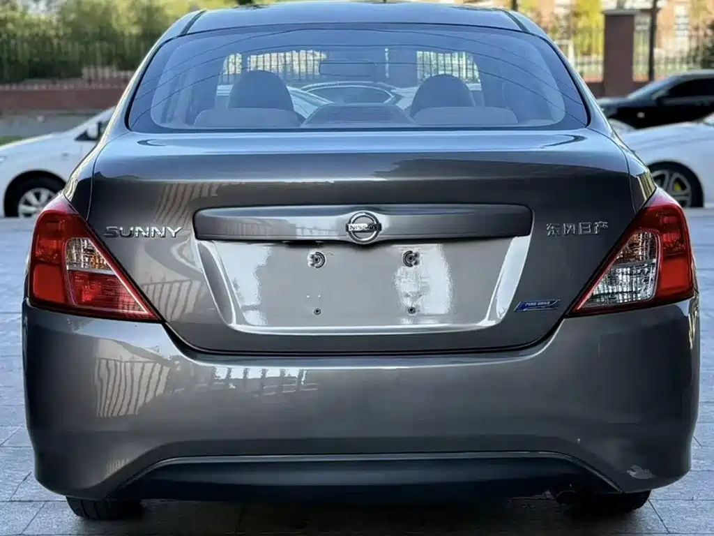 Nissan Sunny — миниатюра 8