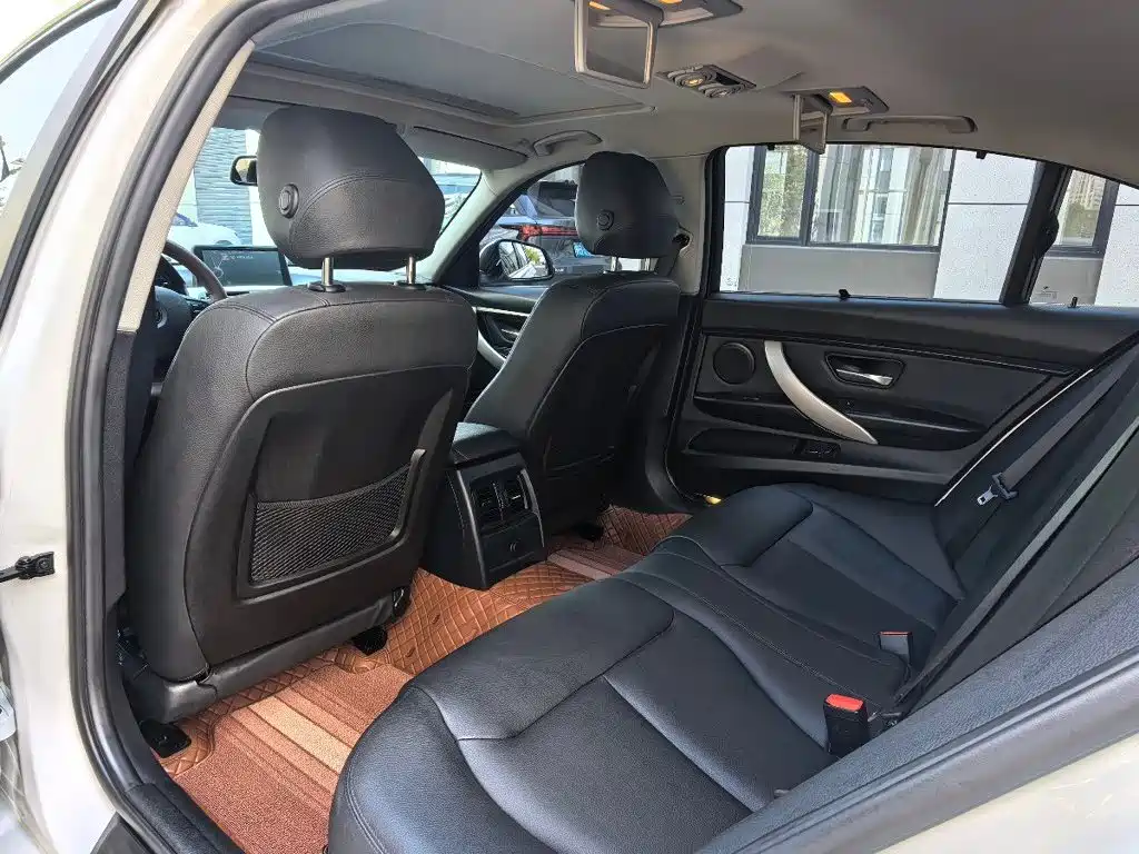 BMW 3 Series — миниатюра 6