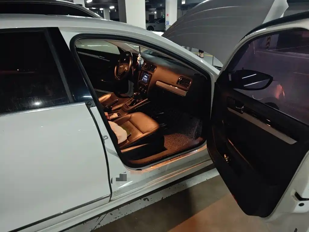 Volkswagen Sagitar — миниатюра 20