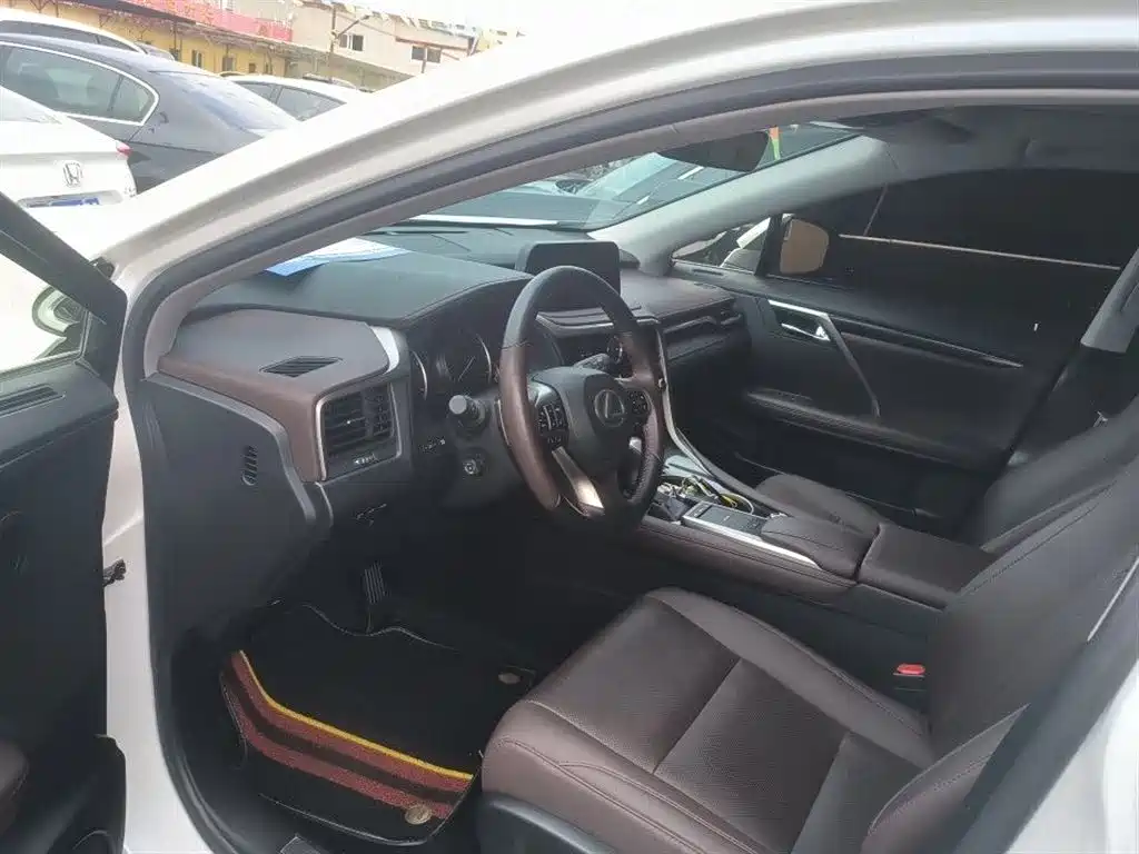 Lexus RX 2021 300
