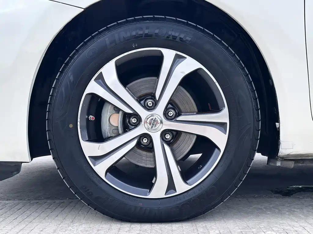 Nissan Tiida — миниатюра 16