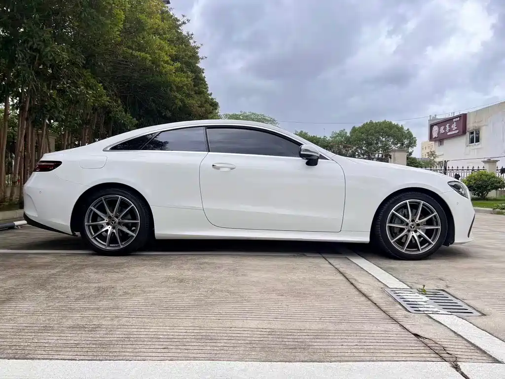 Mercedes-Benz E-Class (Import) — миниатюра 5