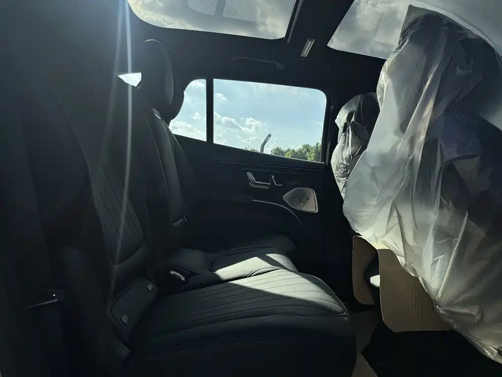 Mercedes-Benz EQS SUV — миниатюра 12
