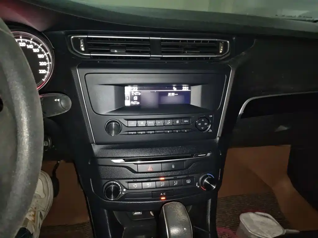 Peugeot 408 — миниатюра 6