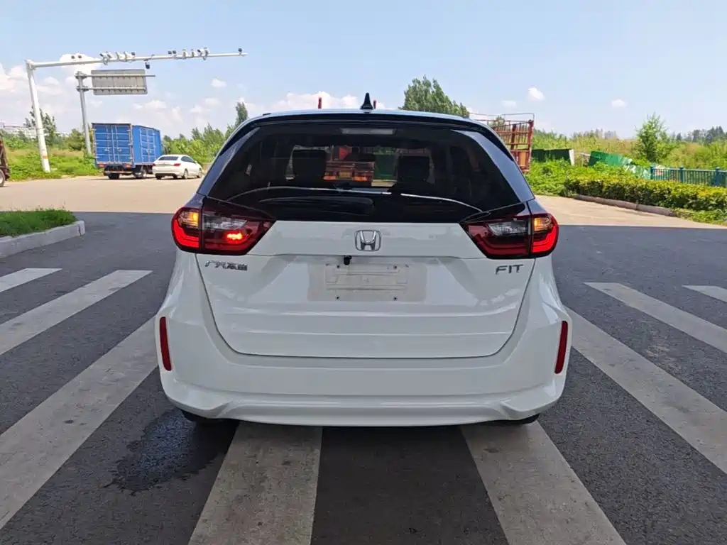 Honda Fit — миниатюра 6