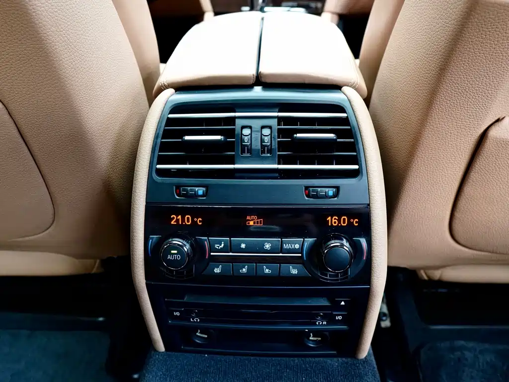 BMW 7 Series — миниатюра 22