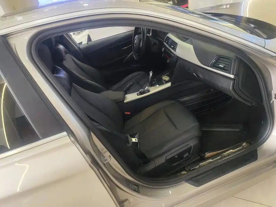 BMW 3 Series — миниатюра 8