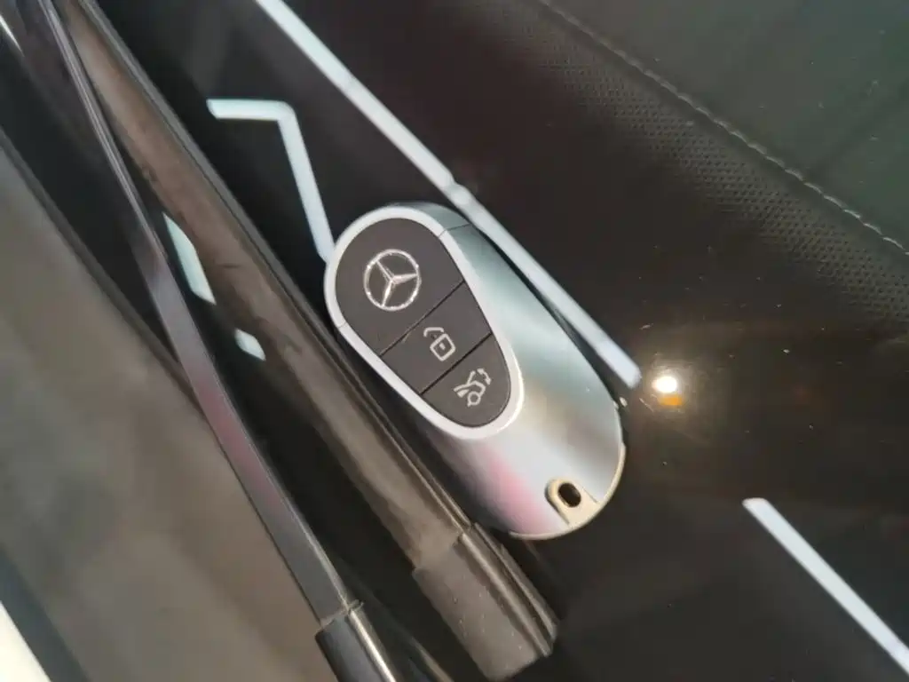 Mercedes-Benz C-Class — миниатюра 9