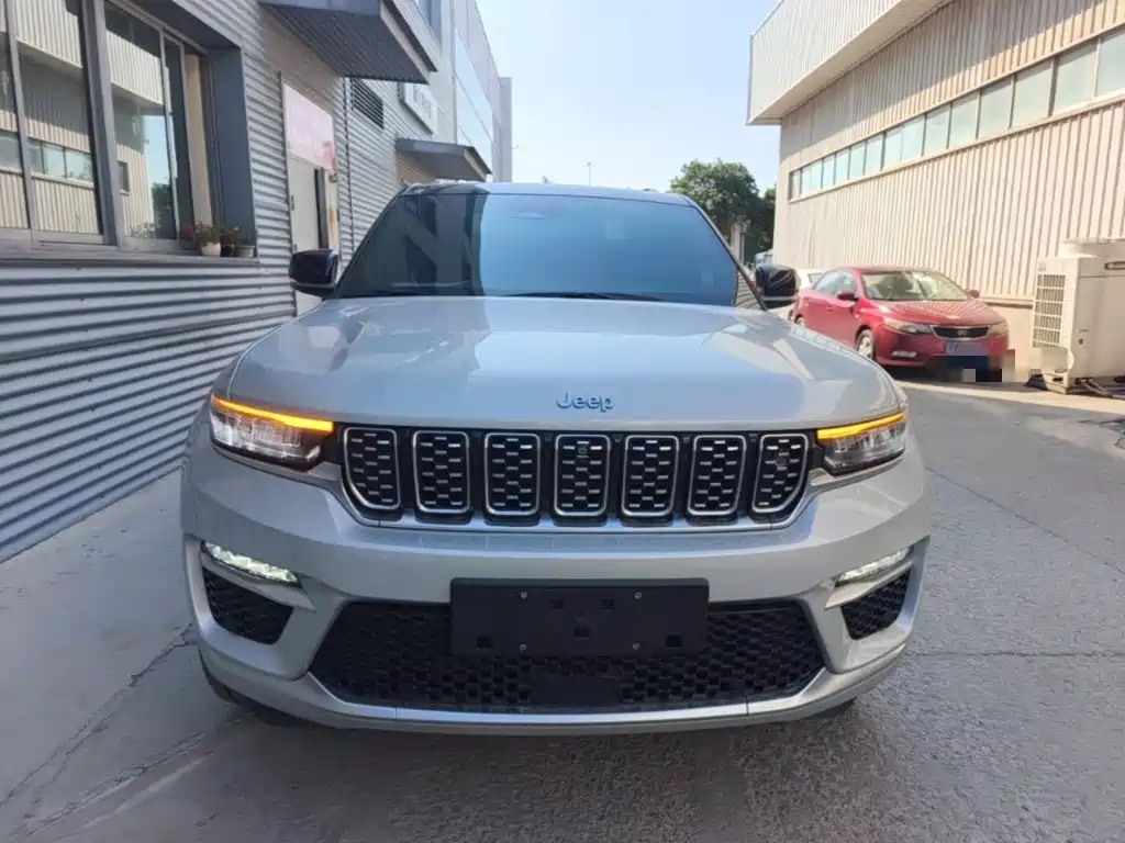 Jeep Grand Cherokee 4xe (Import) — миниатюра 3