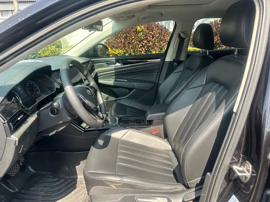 VOLKSWAGEN PASSAT NEW ENERGY